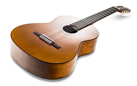 Yamahaclassicalguitarc40-34nylonstrings-i2.jpg