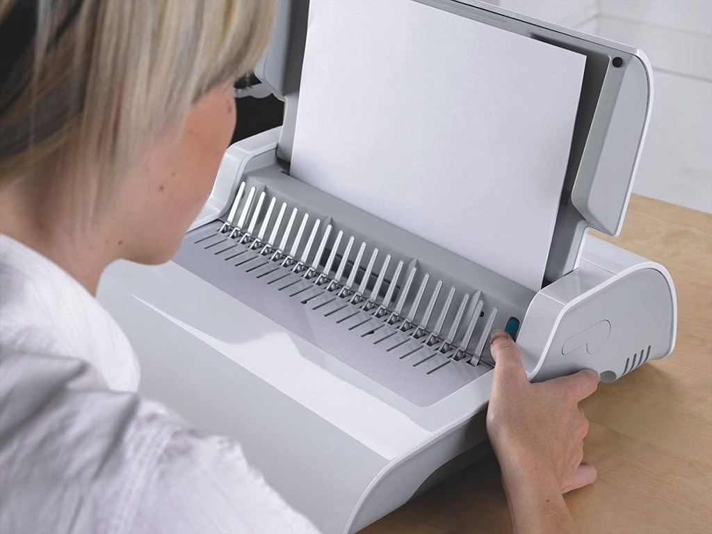 FellowesPulsarElectricCombBindingMachineWith1YearWarranty_5620701_-5.jpg